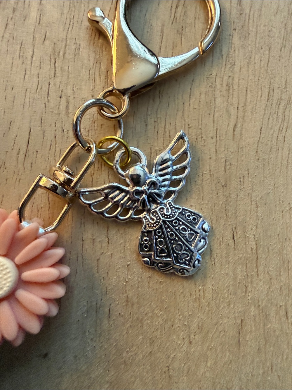 Peach Daisy Bead Key & Card Holder Charm - Picture 3 of 12